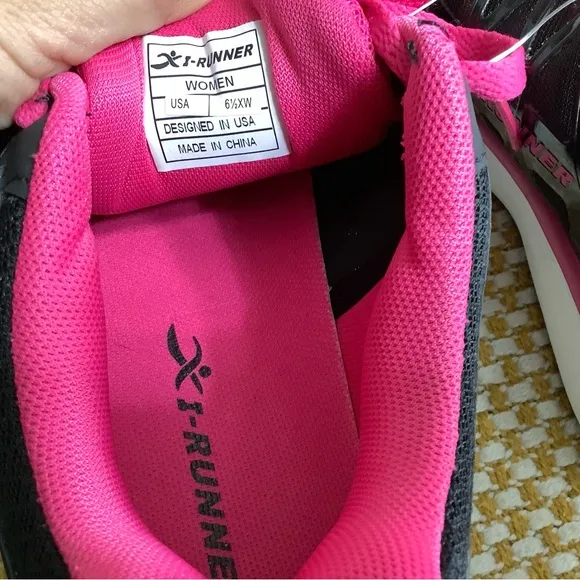 Diabetic shoes wideI RUNNER BY HYLAN Diabetic, orthopedic leathersize 6.5XW. NWT