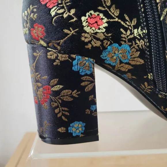 Diba Ankle Floral Satin Sequin Zip-Up Women’s Boots (Size: 6½ Medium)