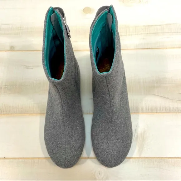 Disctrict by Sole Grey Wool ReCork Felt Zip Boots Sz 8 Stride Recycled Rubber