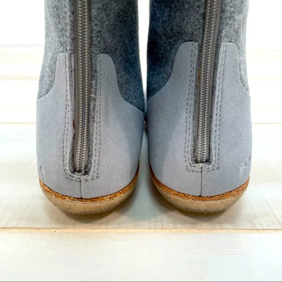 Disctrict by Sole Grey Wool ReCork Felt Zip Boots Sz 8 Stride Recycled Rubber