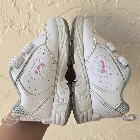 Disney Princess White Kids Shoes Size 6½