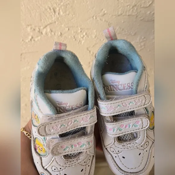 Disney Princess White Kids Shoes Size 6½