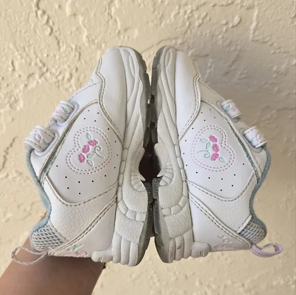 Disney Princess White Kids Shoes Size 6½
