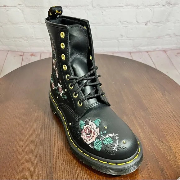 DOC MARTENS 1460 VONDA Chain Black Women’s FLORAL LEATHER LACE UP BOOT NIB 7