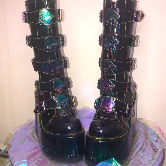 ✨🆕Dolls Kill x YRU Black Holographic Platform Boots W/ 🍄 Buckels Sz 8!BNIB!