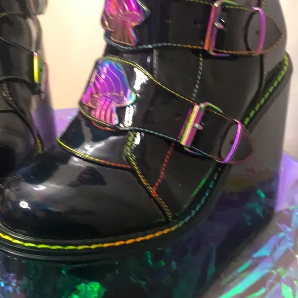 ✨🆕Dolls Kill x YRU Black Holographic Platform Boots W/ 🍄 Buckels Sz 8!BNIB!