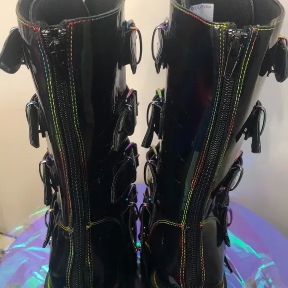 ✨🆕Dolls Kill x YRU Black Holographic Platform Boots W/ 🍄 Buckels Sz 8!BNIB!