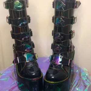 ✨🆕Dolls Kill x YRU Black Holographic Platform Boots W/ 🍄 Buckels Sz 8!BNIB!