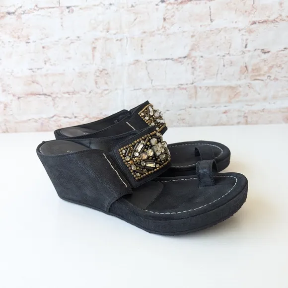 Donald J. Pliner Black Sandals with Platform Sole