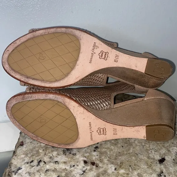 Donald Pliner Jace Perforated Metallic Leather Peep Toe Wedge Sandal Size 8.5