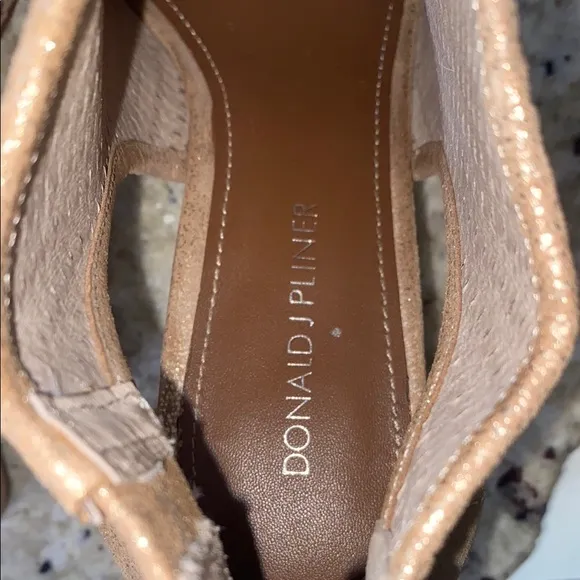 Donald Pliner Jace Perforated Metallic Leather Peep Toe Wedge Sandal Size 8.5