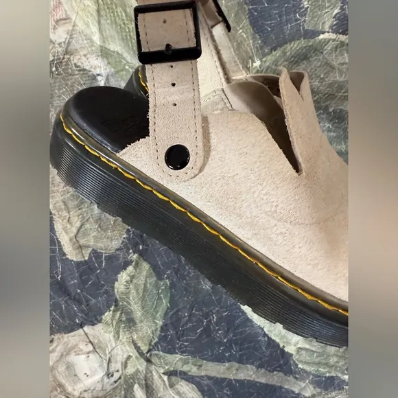 Dr. Martens CARLSON Size womens size 6