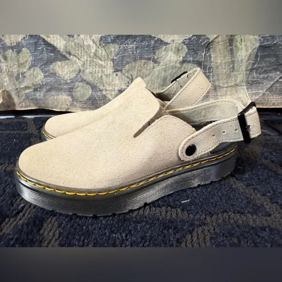 Dr. Martens CARLSON Size womens size 6