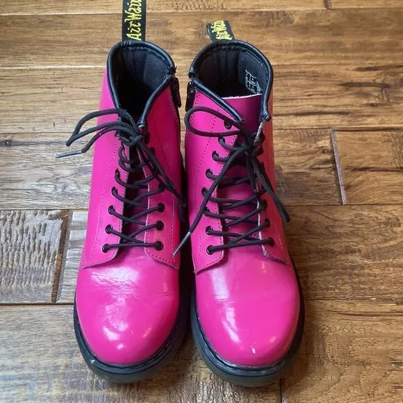 DR. Martens Delaney Hot Pink Patent Leather 8-Eye Lace Up Combat Boots Size 5