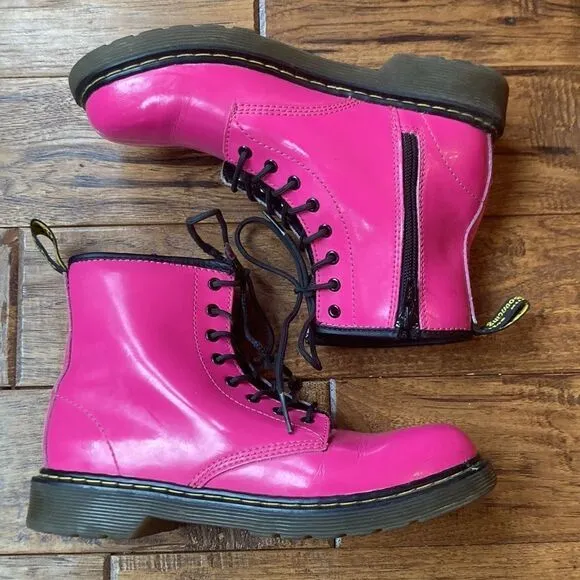 DR. Martens Delaney Hot Pink Patent Leather 8-Eye Lace Up Combat Boots Size 5