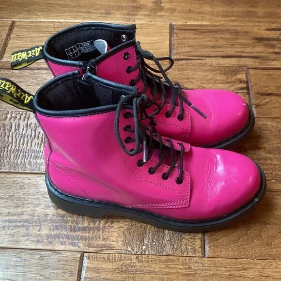 DR. Martens Delaney Hot Pink Patent Leather 8-Eye Lace Up Combat Boots Size 5