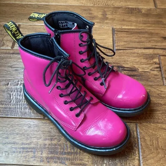 DR. Martens Delaney Hot Pink Patent Leather 8-Eye Lace Up Combat Boots Size 5