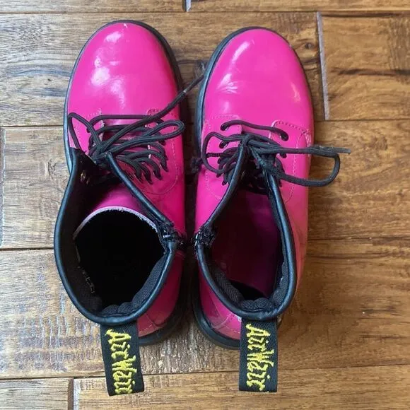 DR. Martens Delaney Hot Pink Patent Leather 8-Eye Lace Up Combat Boots Size 5