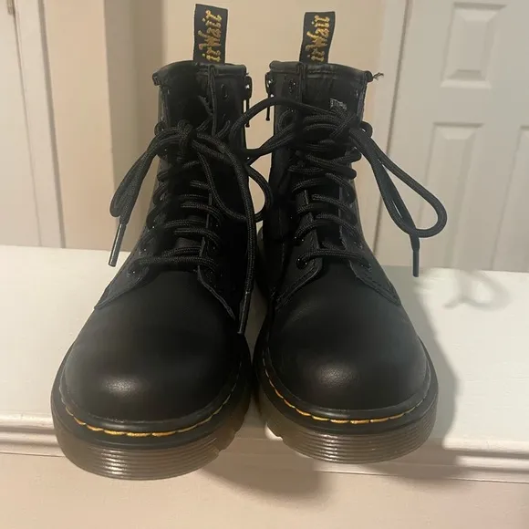 Dr. Martens JUNIOR 1460 SOFTY T LEATHER LACE UP BOOTS kids size 13