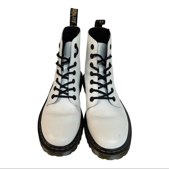 DR MARTENS “Luana” White Leather 7 Hole Ankle Boots Size 39/8