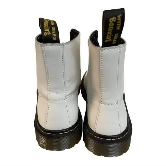 DR MARTENS “Luana” White Leather 7 Hole Ankle Boots Size 39/8