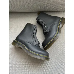 Dr Martens Women's 1460 Pascal Front Zip Boots Size US 5