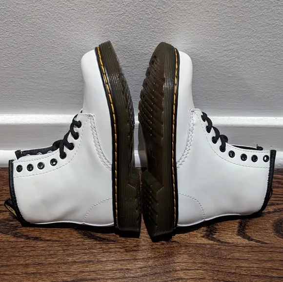 Dr. Martens Youth 1460 Leather Lace Up Boots Child UK10 EU28 US11 White