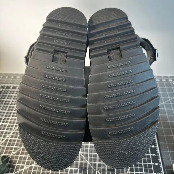 Dr. Martens®  |  AIRWAIR™ |  BLAIRE SANDALS  |  WOMEN-1O US  | NEW  |