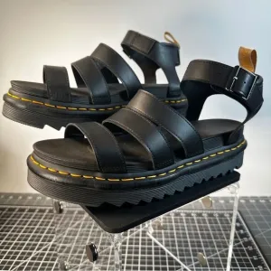 Dr. Martens®  |  AIRWAIR™ |  BLAIRE SANDALS  |  WOMEN-1O US  | NEW  |