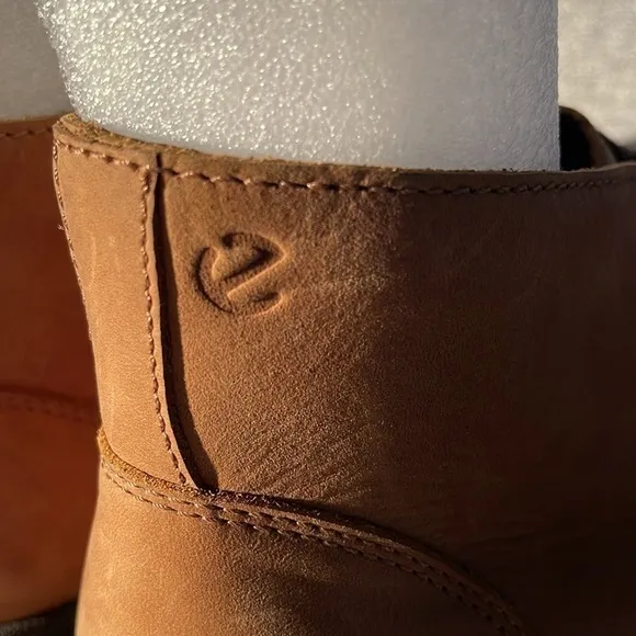 ECCO Grainer Chukka Boot. NEW