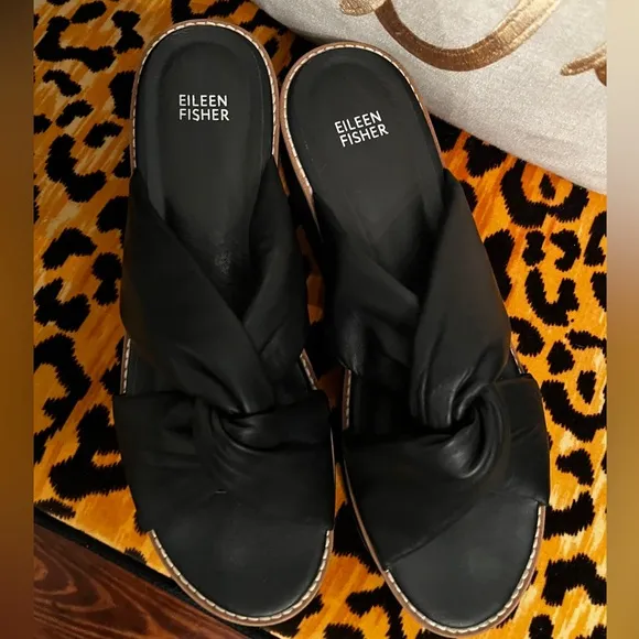 EILEEN FISHER Bene Twist Black Sandals LIKE NEW