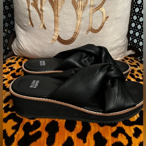 EILEEN FISHER Bene Twist Black Sandals LIKE NEW