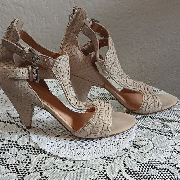 Elegant Beige Woven Sandals Sigerson Morrison