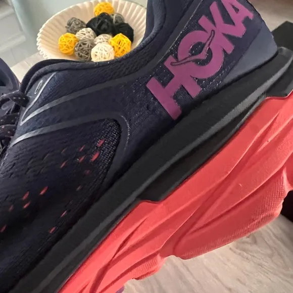Excellent condition Hoka Challenger