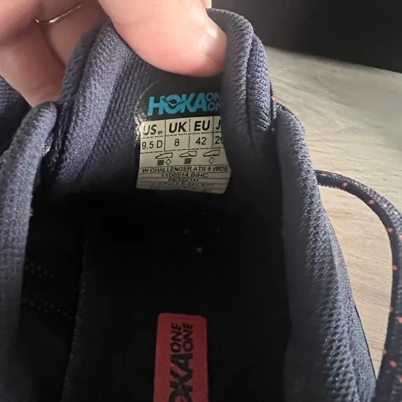 Excellent condition Hoka Challenger