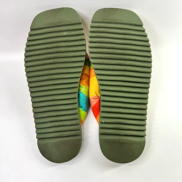 FARM Rio Pineapple Puffy Flip Flop Sandals 8