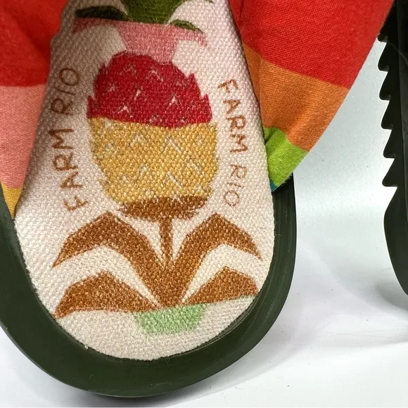FARM Rio Pineapple Puffy Flip Flop Sandals 8