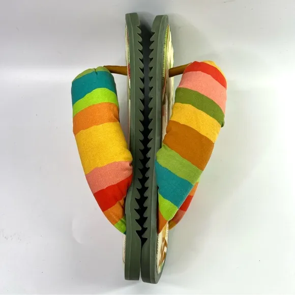 FARM Rio Pineapple Puffy Flip Flop Sandals 8