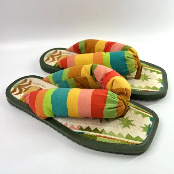 FARM Rio Pineapple Puffy Flip Flop Sandals 8