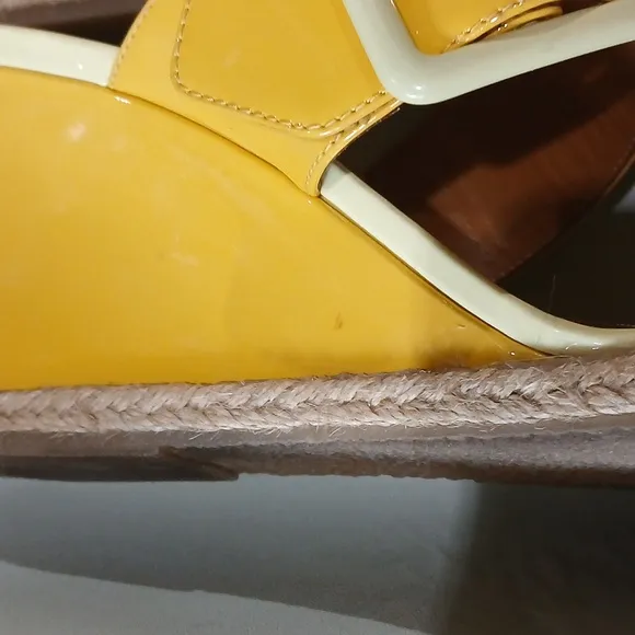 Fendi Women's Yellow and Cream Sandals with buckles size 38.5