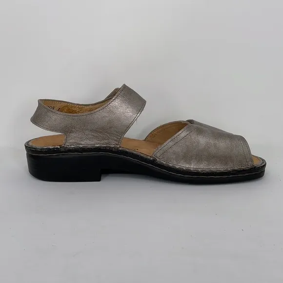 Finn Comfort Luxor Sandals NWOT Peep Toe Ankle Strap Size 7
