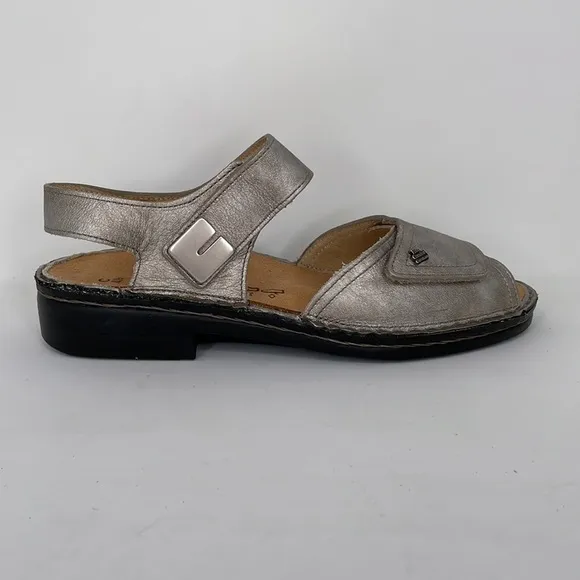 Finn Comfort Luxor Sandals NWOT Peep Toe Ankle Strap Size 7