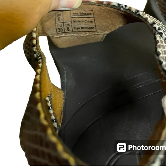 FIT FLOP SNAKESKIN STRAP SANDALS