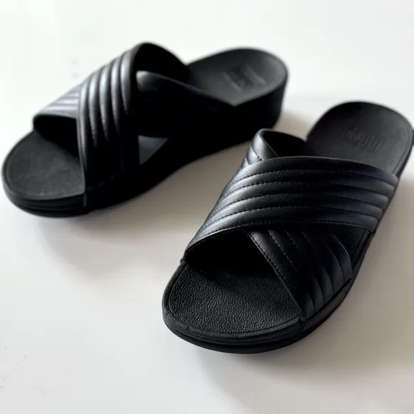 FITFLOP black sandals NEW - Size 7