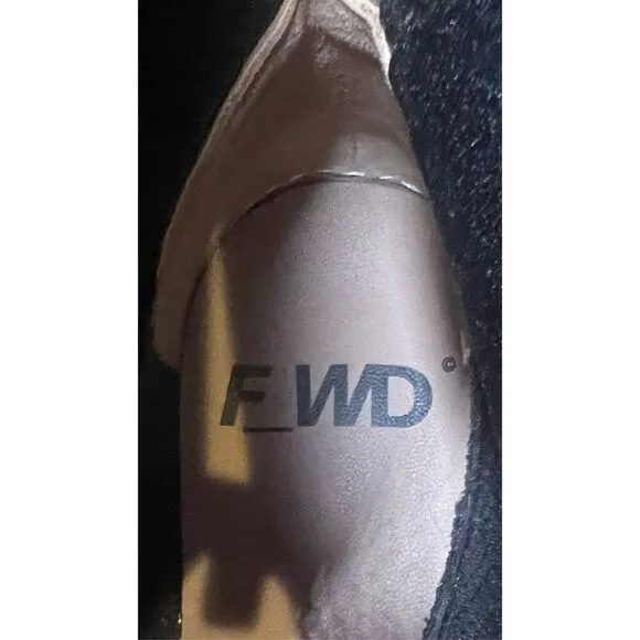 FORWARD F_WD FAUX LEATHER BOOT WITH ZIP for Women in Black NWOB Size 40/10