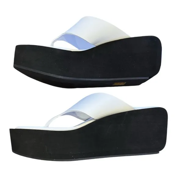 FRAME Le Ocean leather sandals NWOB