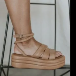 FREE PEOPLE Harper Leather Platform Sandals in Lion SZ: 37