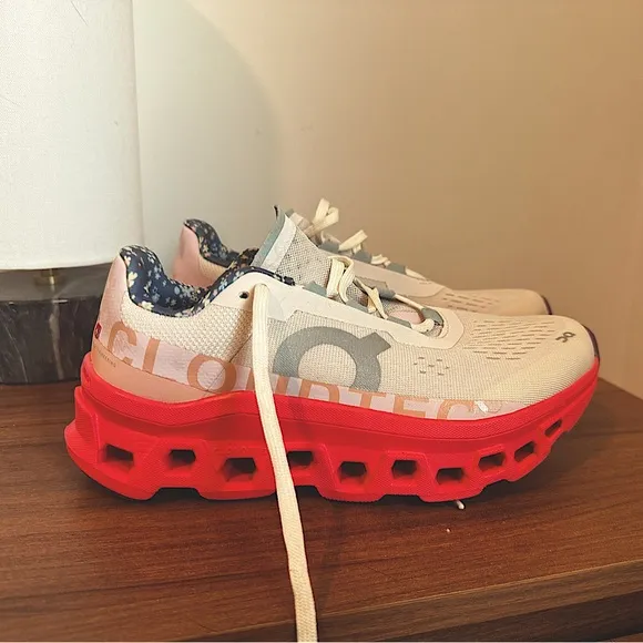 Free People x On Running Cloud-monster Sneakers Oyster Lotus 3WE30633274 VDM W8