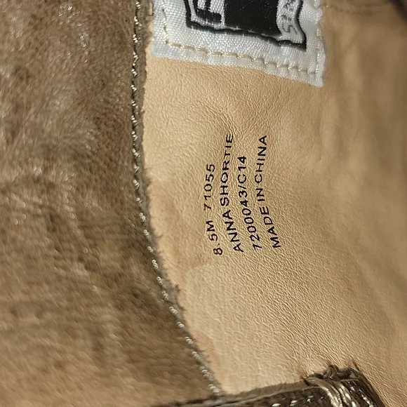 Frye Anna Short Classic Leather Pull On Ankle Boots