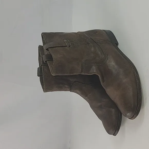 Frye Anna Short Classic Leather Pull On Ankle Boots